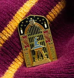 Warner Bros Gryffindor In The Great Hall Enamel Pin -Warner Bros Gryffindor HousePin2