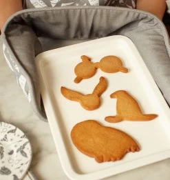 Warner Bros Hogwarts Oven Gloves -Warner Bros HI Lifestyle OvenGlove2