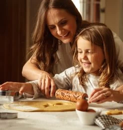 Warner Bros Hogwarts Rolling Pin -Warner Bros HI Lifestyle Roller3