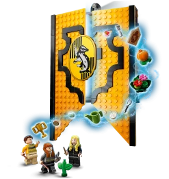 Warner Bros Hufflepuff House Banner LEGO -Warner Bros Huff House Banner LEGO4