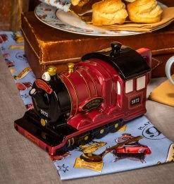 Warner Bros Hogwarts Express Teapot -Warner Bros Platform934 product HETeapot
