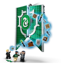 Warner Bros Slytherin House Banner LEGO -Warner Bros Slyth House Banner LEGO4