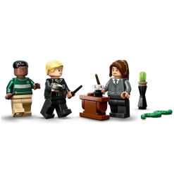 Warner Bros Slytherin House Banner LEGO -Warner Bros Slyth House Banner LEGO5