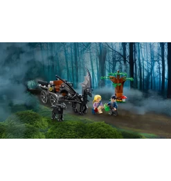 Warner Bros Hogwarts Carriage And Thestrals LEGO -Warner Bros Thestral Carriage LEGO3