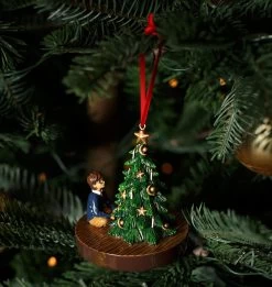 Warner Bros Harry Potter Christmas Ornament -Warner Bros XMAS23 Lifestyle HarryDecoration1