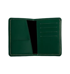 Warner Bros Slytherin Embossed Crest Passport Holder -Warner Bros passport emboss slyth3